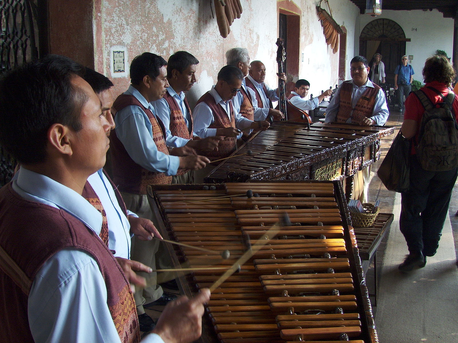 Tocadores de Marimba; Antigua, Guatemala. Source: Alfredobi, Wikimedia Commons
